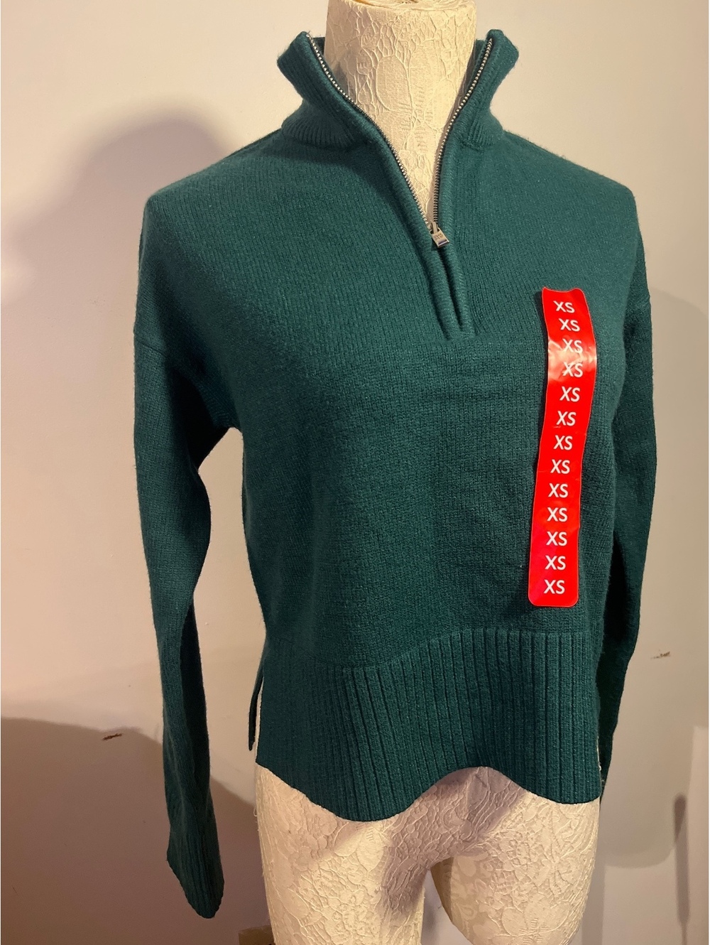 DKNY women’s extra small quarter zip green sweater